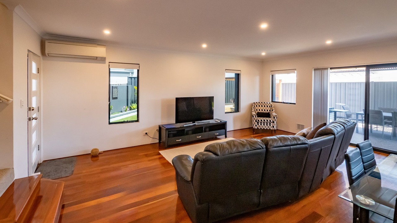 Photo of Livingroom in South Bunbury