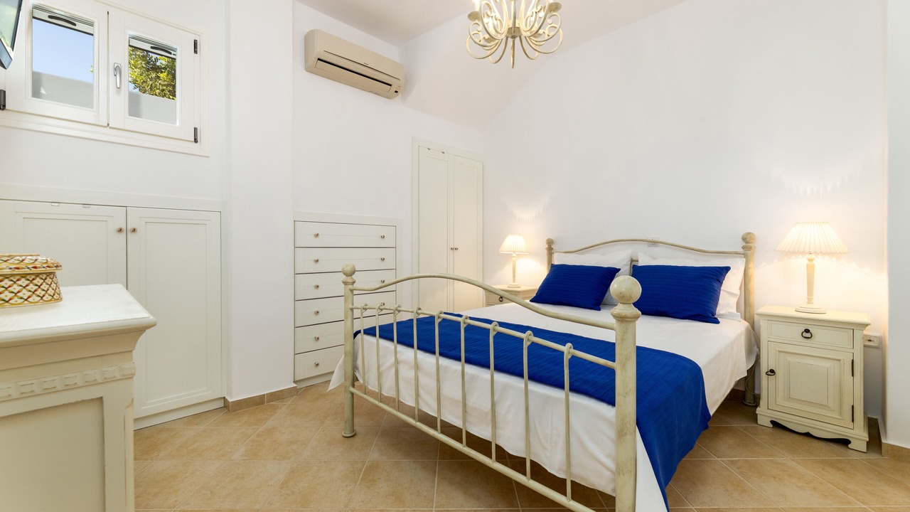 Photo of Bedroom in Aliki