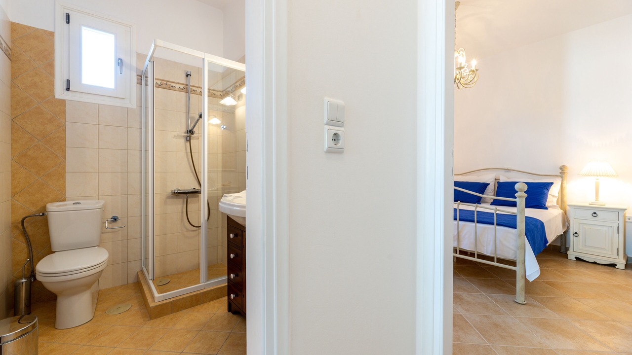Photo of Bathroom in Aliki