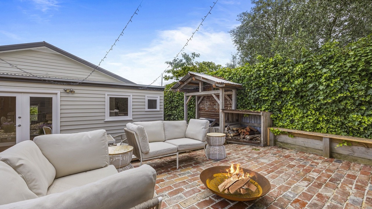Photo of Outdoor in Golden Point
