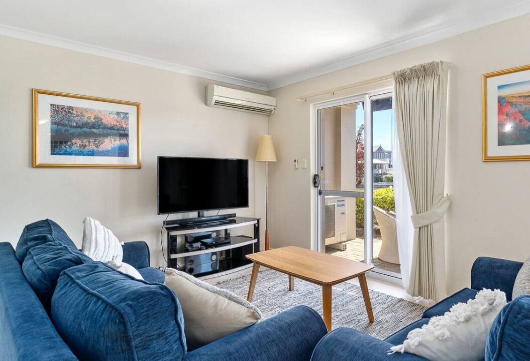 Photo of Livingroom in Halls Head
