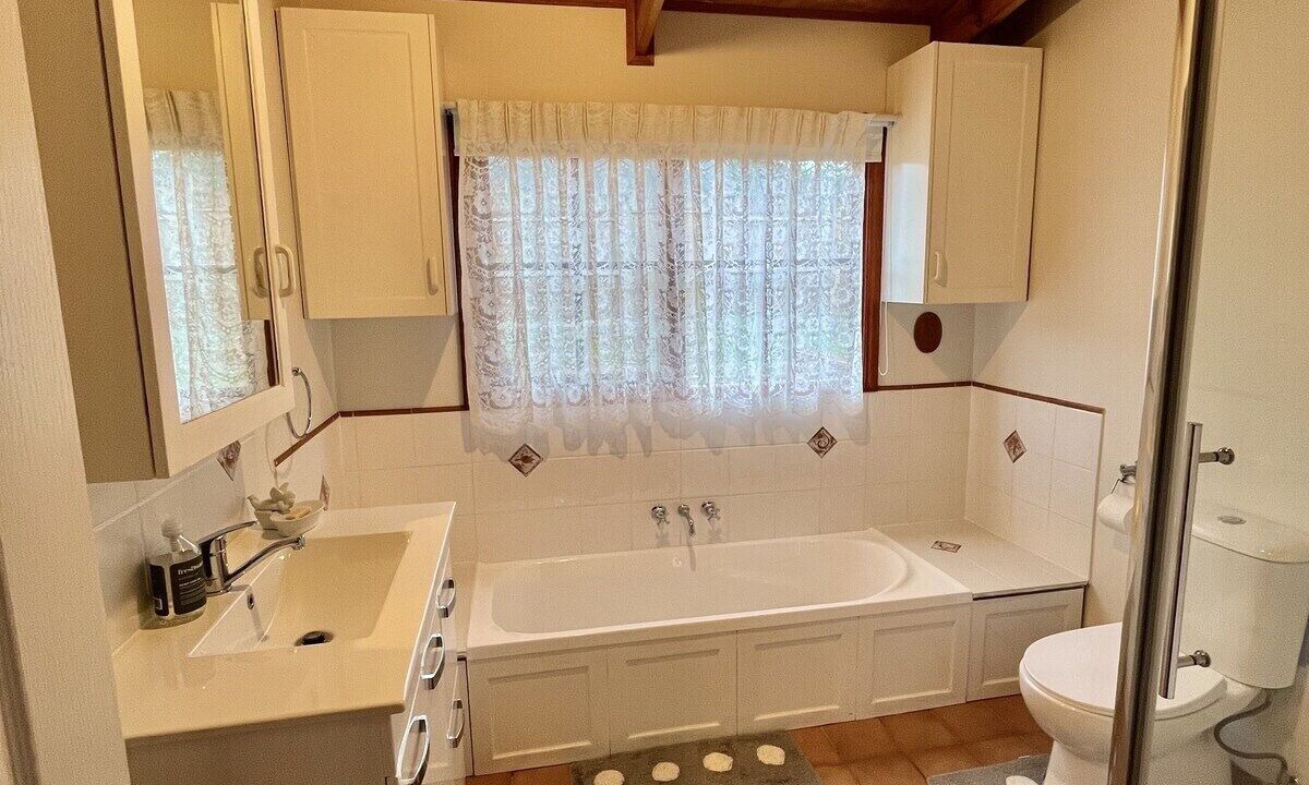Photo of Bathroom in Wyberba