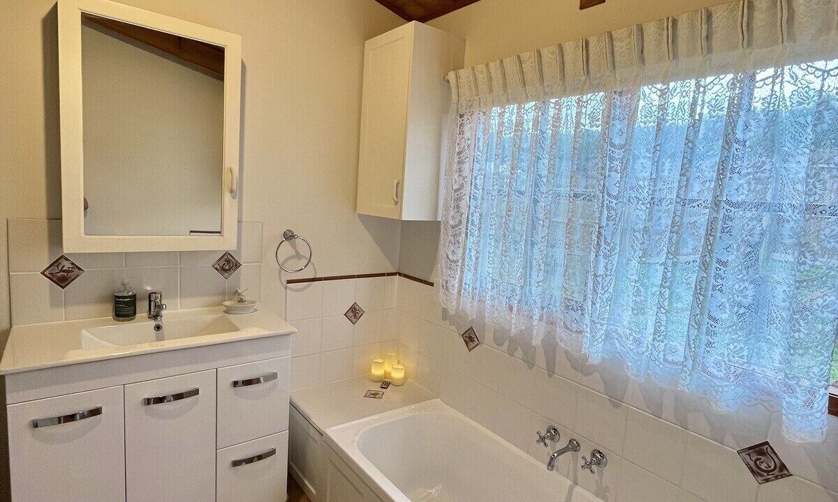 Photo of Bathroom in Wyberba