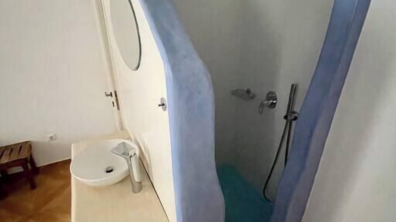 Photo of Bathroom in Glastros