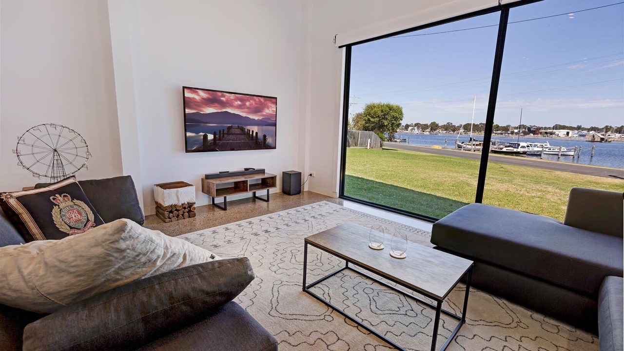 Photo of Livingroom in Raymond Island