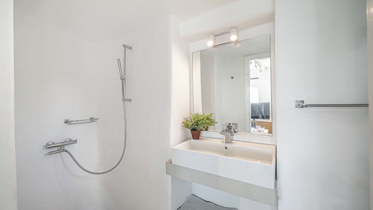 Photo of Bathroom in Agios Ioannis