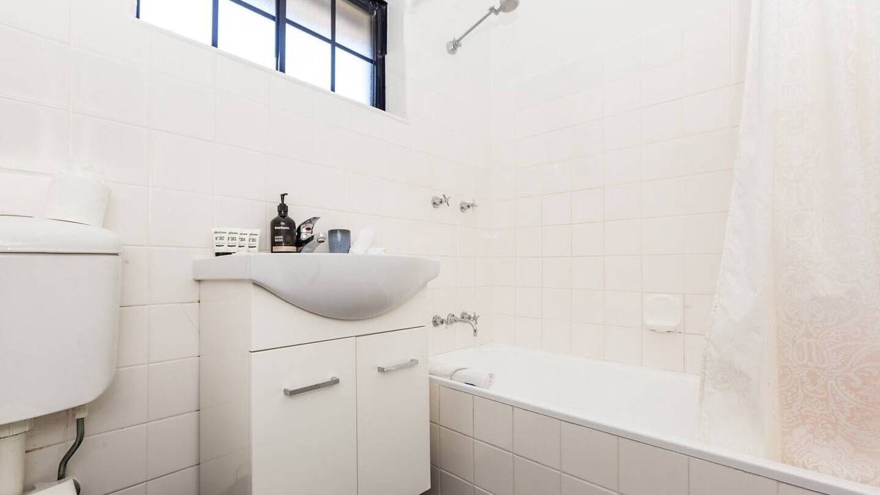 Photo of Bathroom in McMahons Point