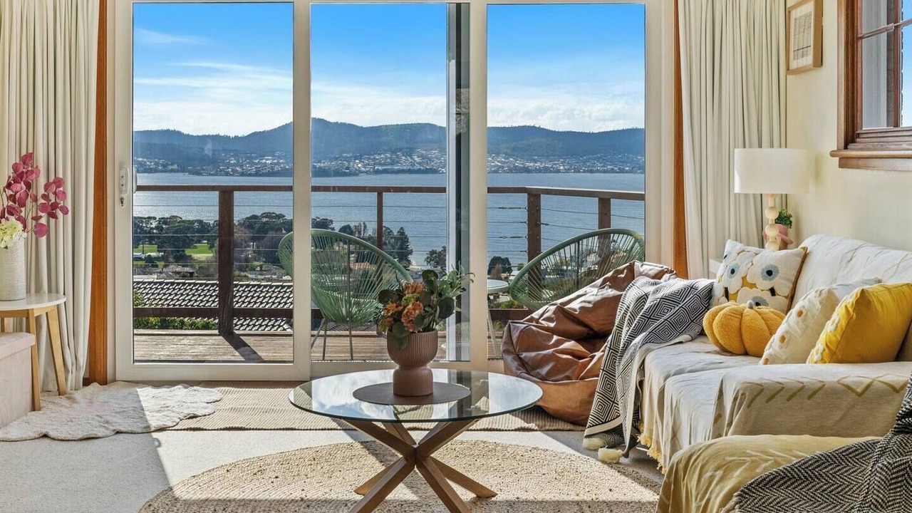 Photo of Livingroom in Sandy Bay