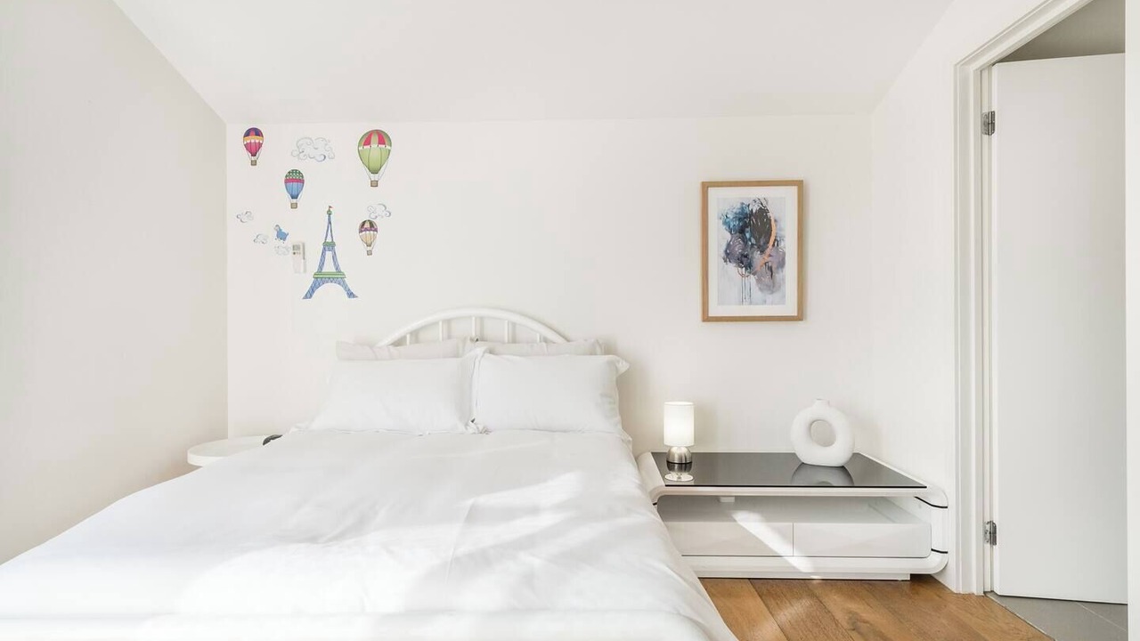 Photo of Bedroom in Bonbeach