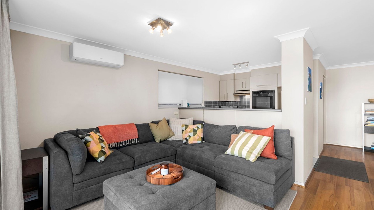 Photo of Livingroom in Denhams Beach