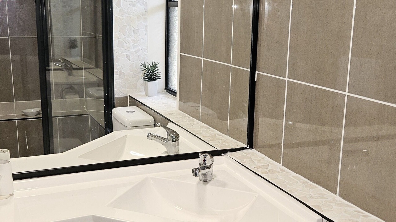 Photo of Bathroom in Dolphin Heads