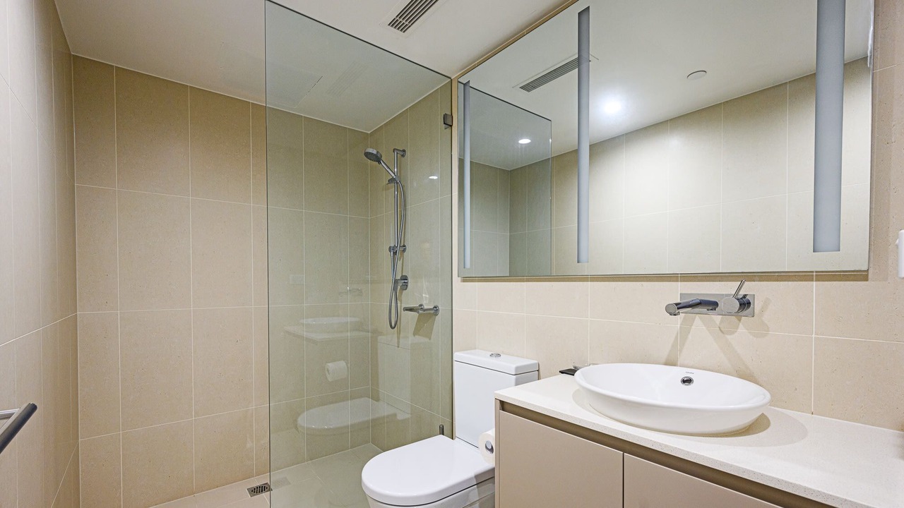 Photo of Bathroom in Haymarket