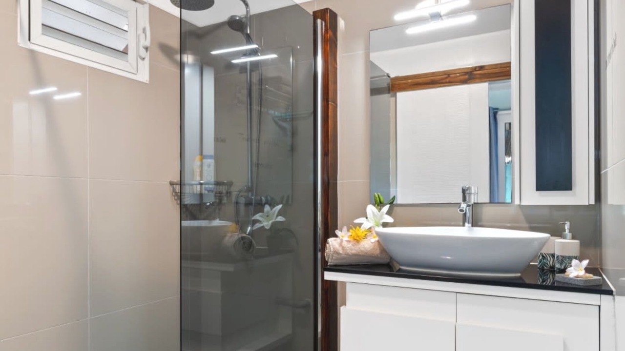 Photo of Bathroom in Moorea-Maiao