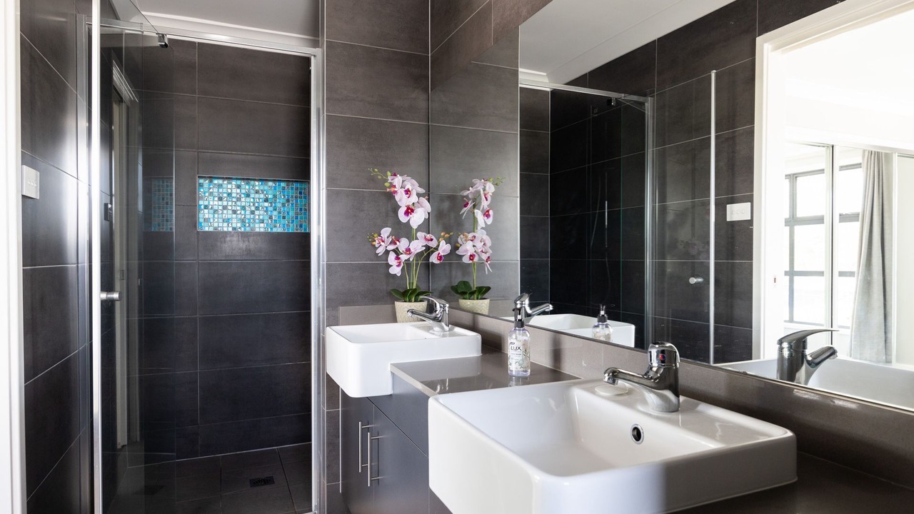 Photo of Bathroom in Dolphin Point