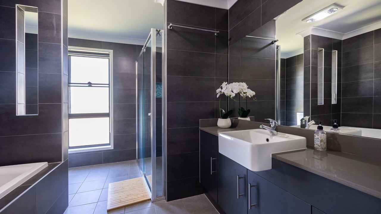 Photo of Bathroom in Dolphin Point