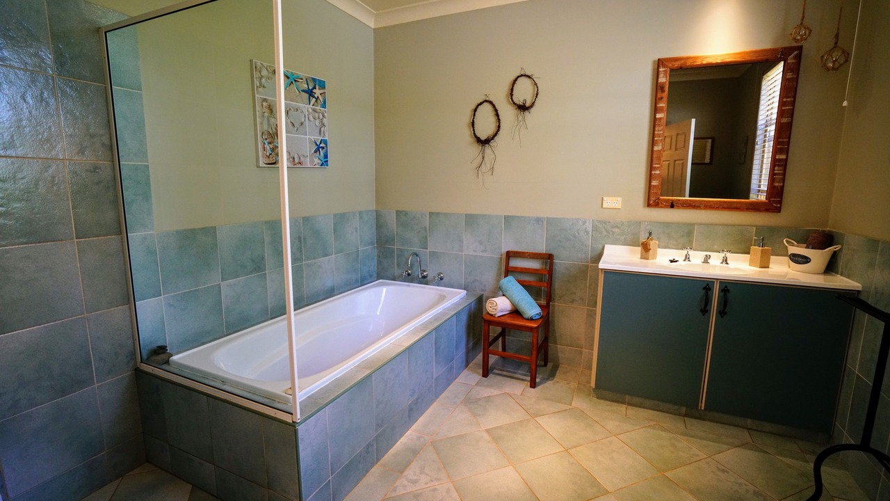 Photo of Bathroom in Koorainghat
