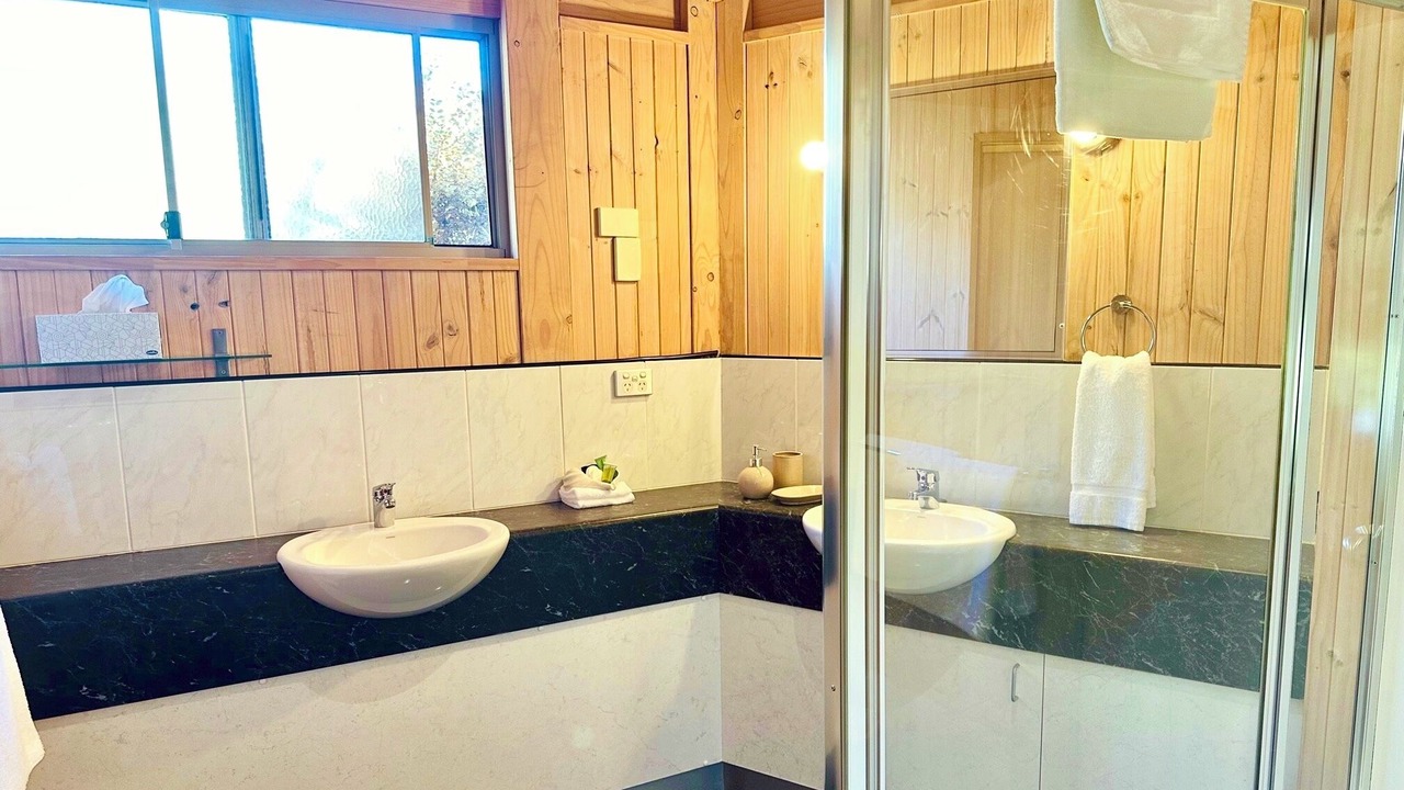 Photo of Bathroom in Halls Gap