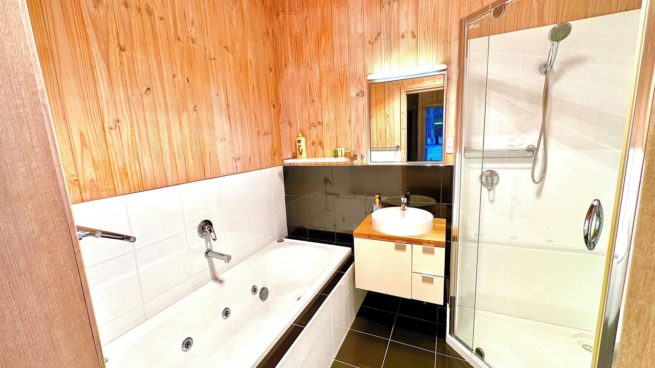 Photo of Bathroom in Halls Gap