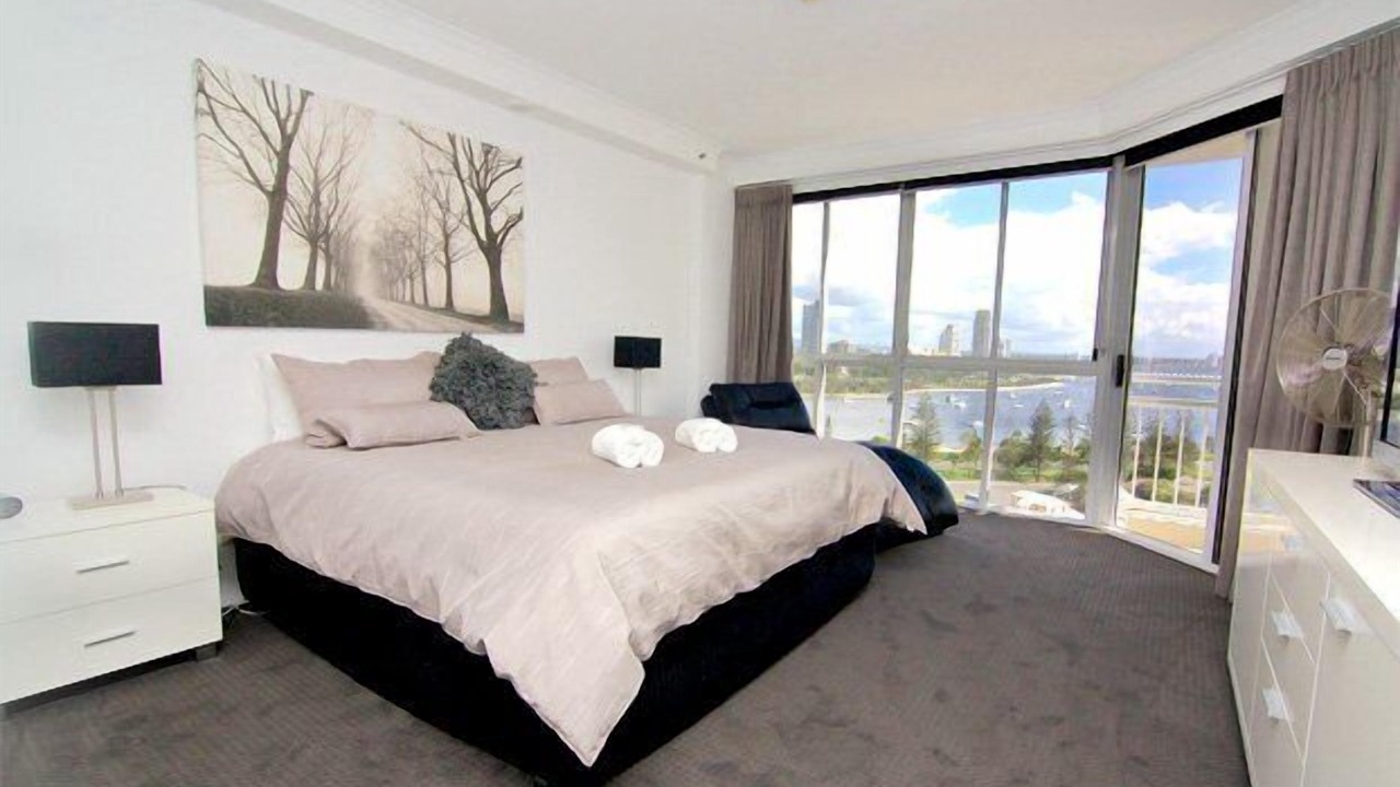 Photo of Bedroom in Main Beach