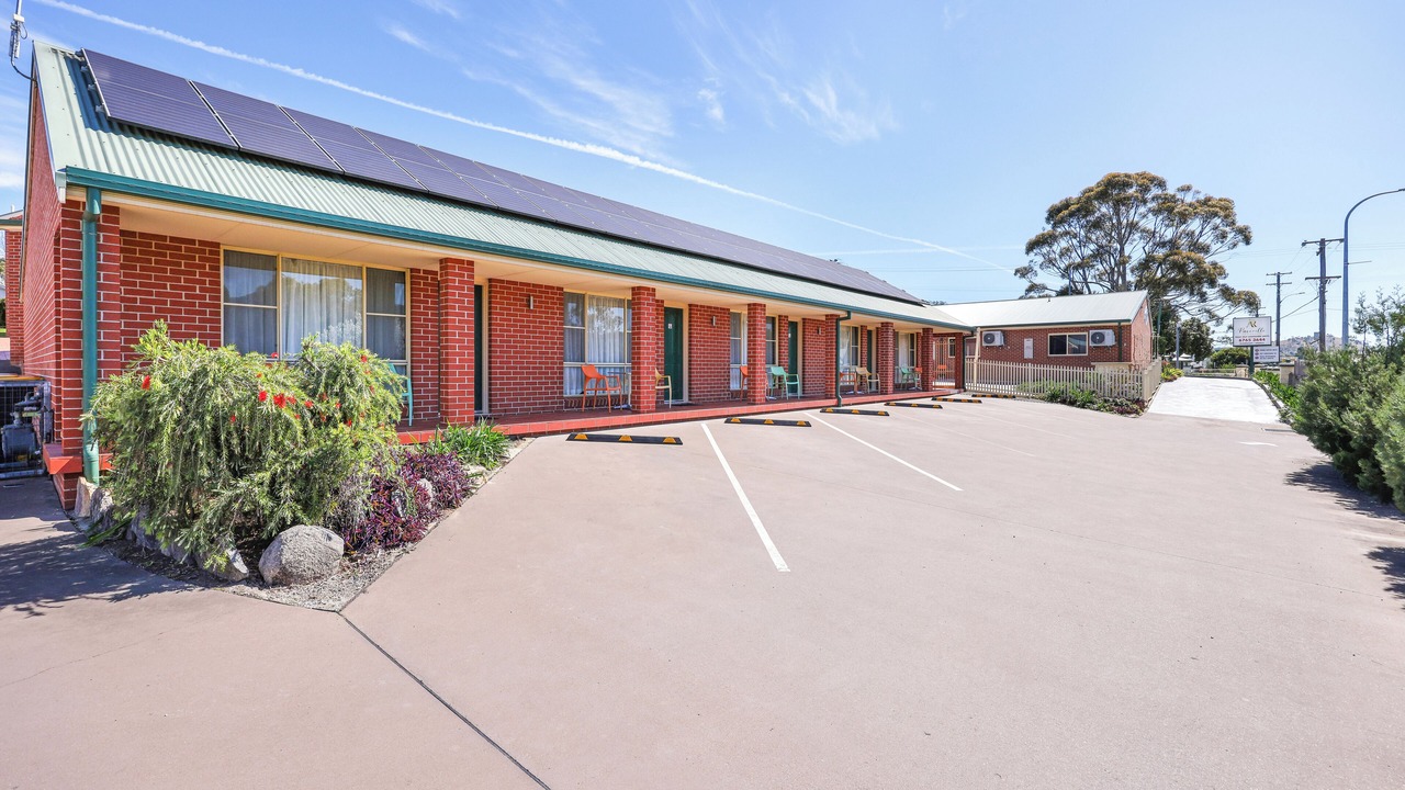Photo of Others in West Tamworth