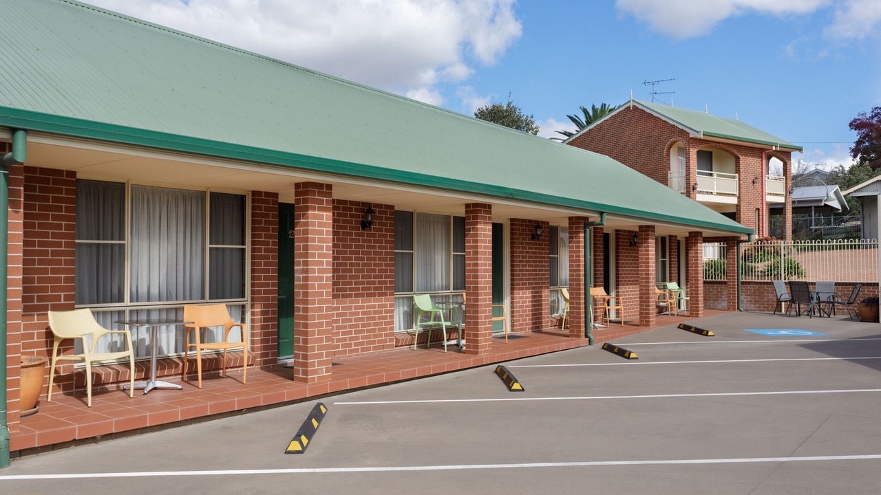 Photo of Others in West Tamworth