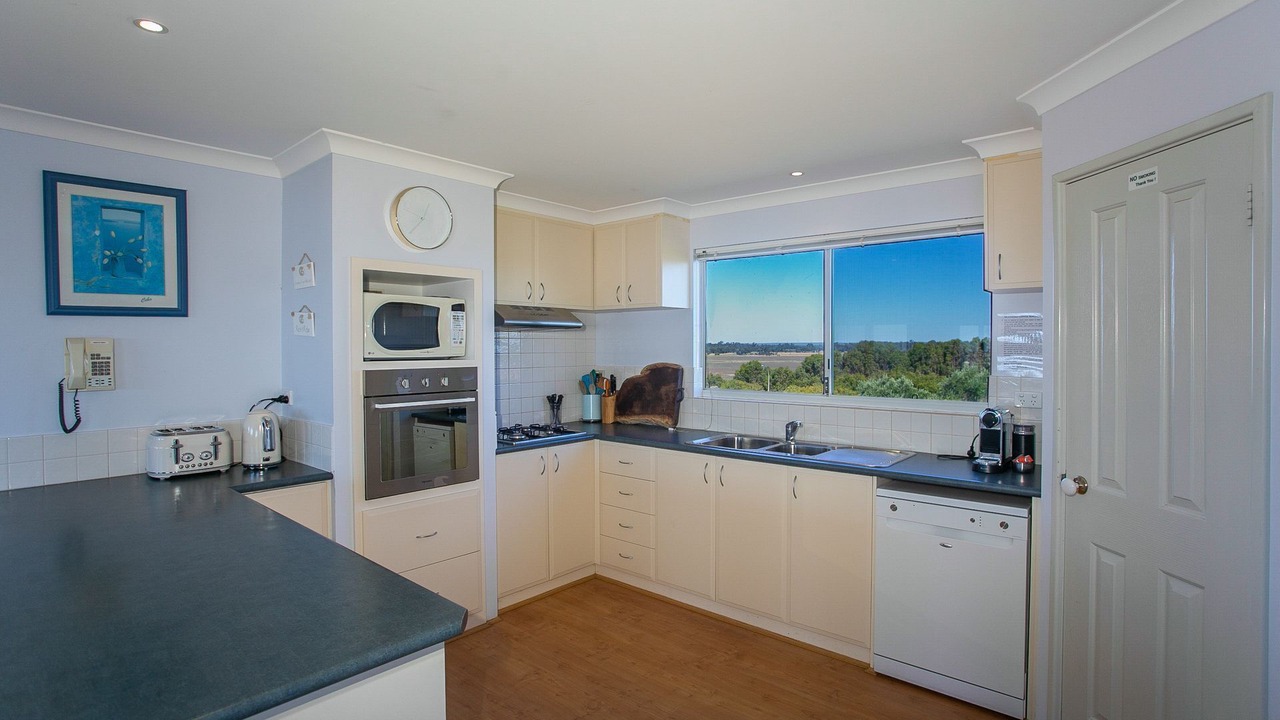 Photo of Kitchen in Peppermint Grove Beach