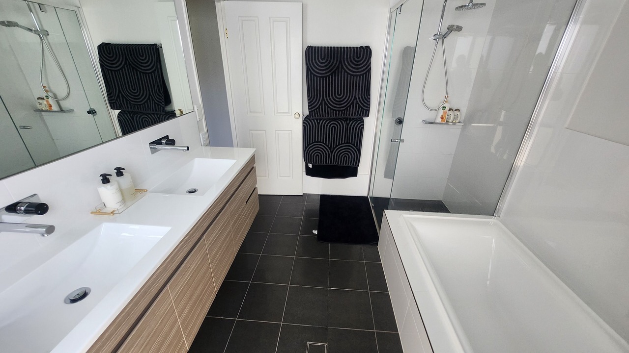 Photo of Bathroom in Hamlyn Terrace