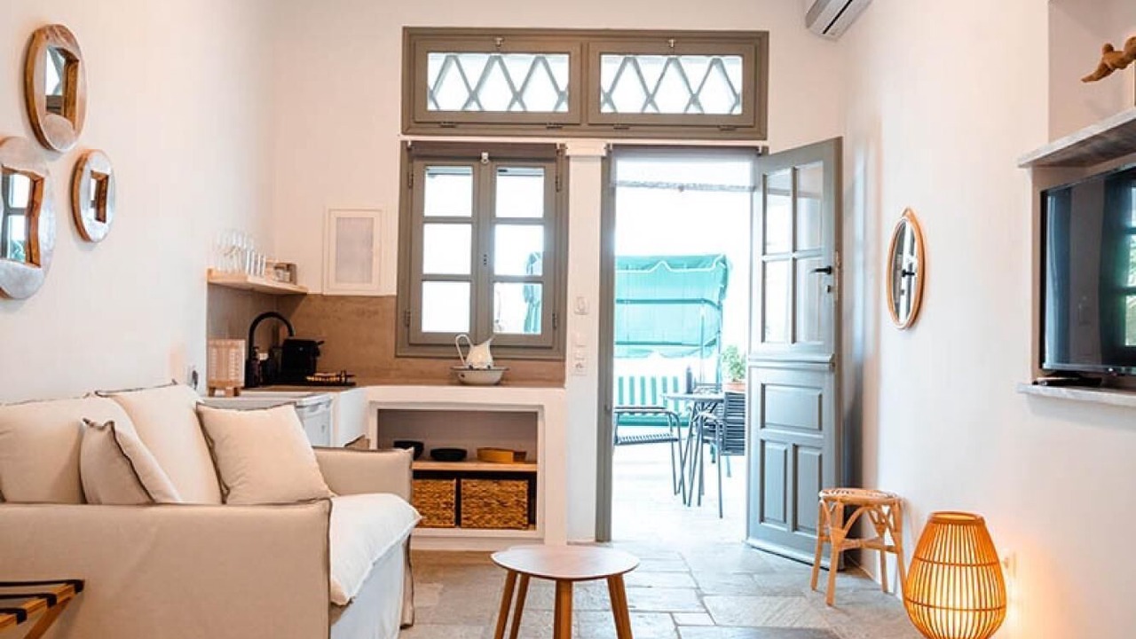 Photo of Livingroom in Exomvourgo