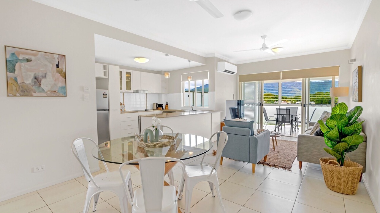 Photo of Bedroom in Trinity Beach