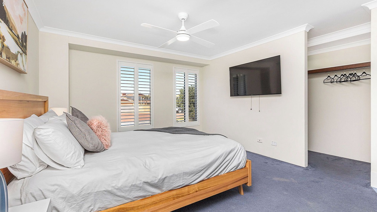 Photo of Bedroom in Halls Head