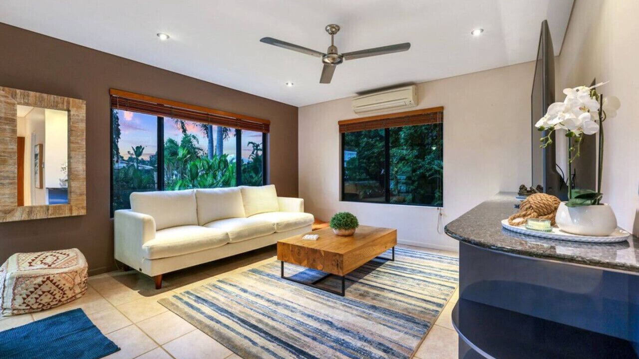 Photo of Livingroom in Cullen Bay