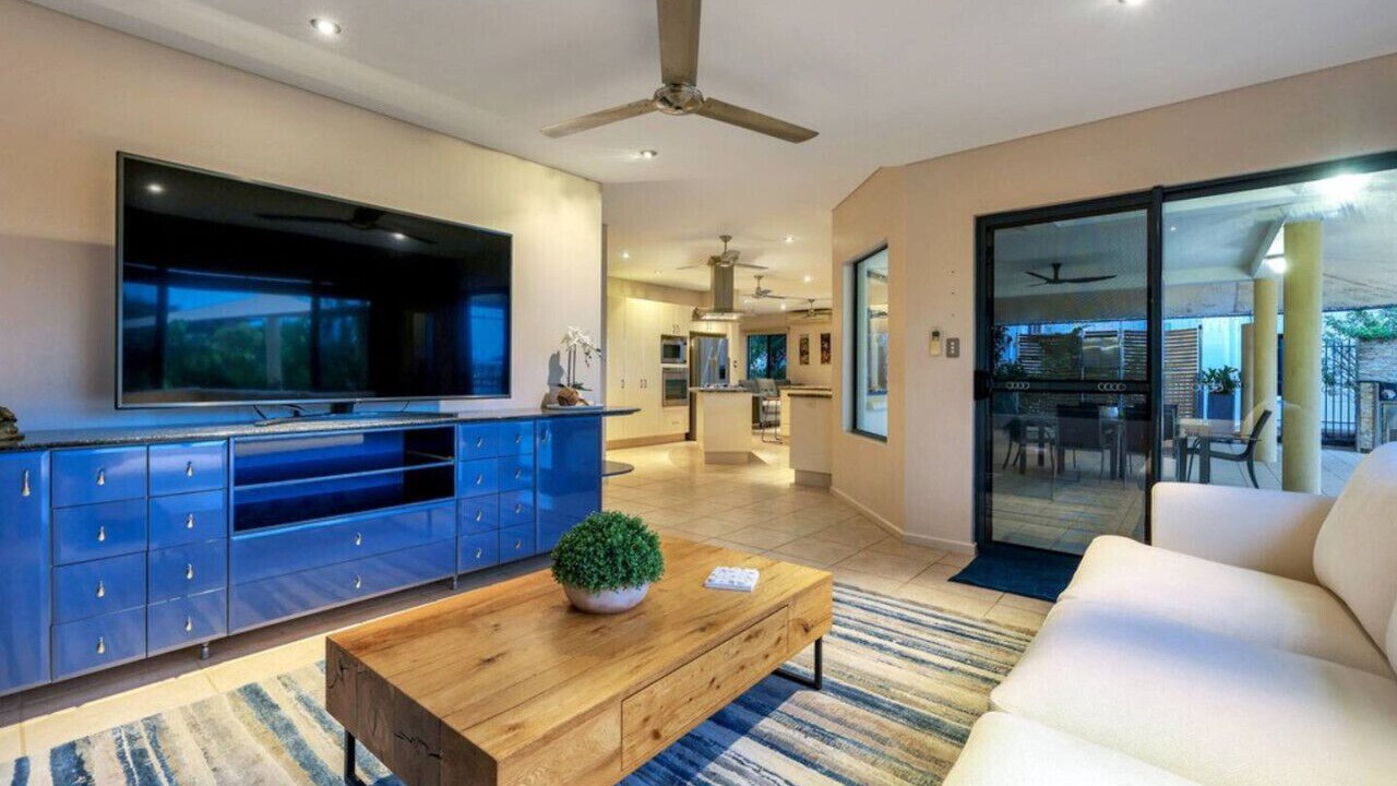 Photo of Livingroom in Cullen Bay