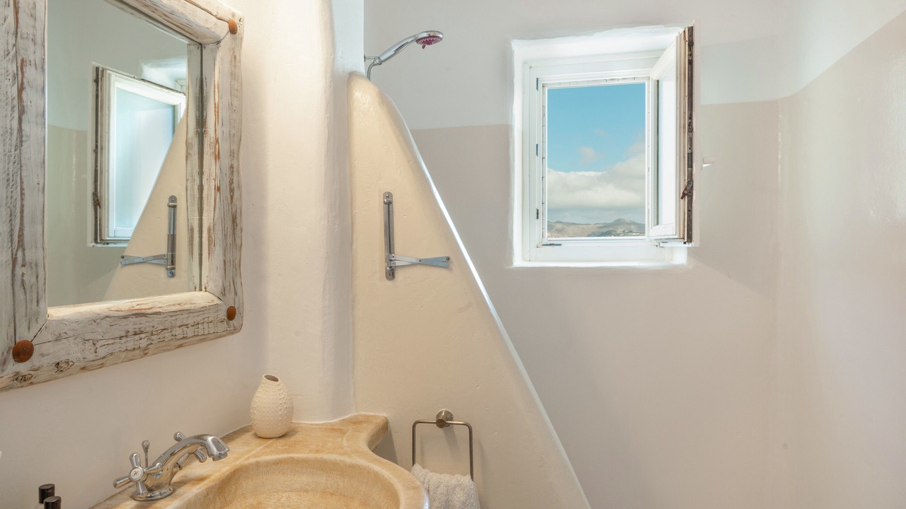 Photo of Bathroom in Agios Ioannis