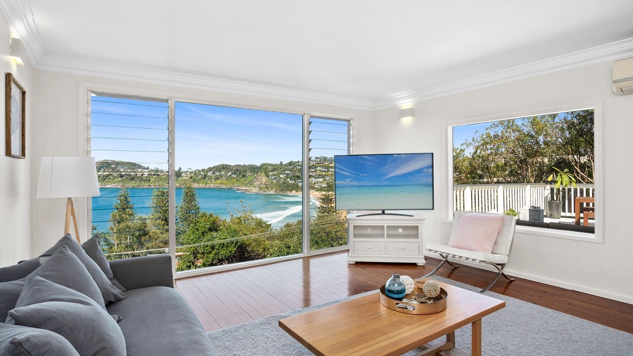 Photo of Livingroom in Whale Beach