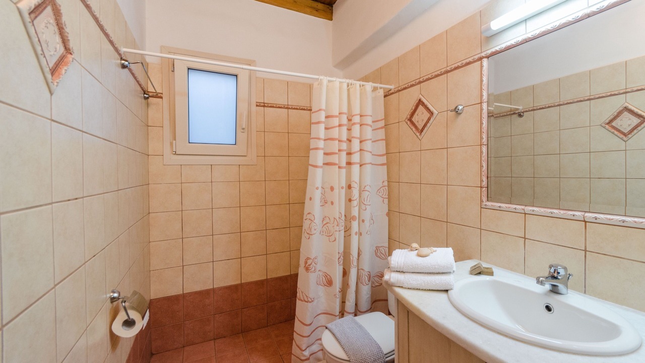 Photo of Bathroom in Aliki