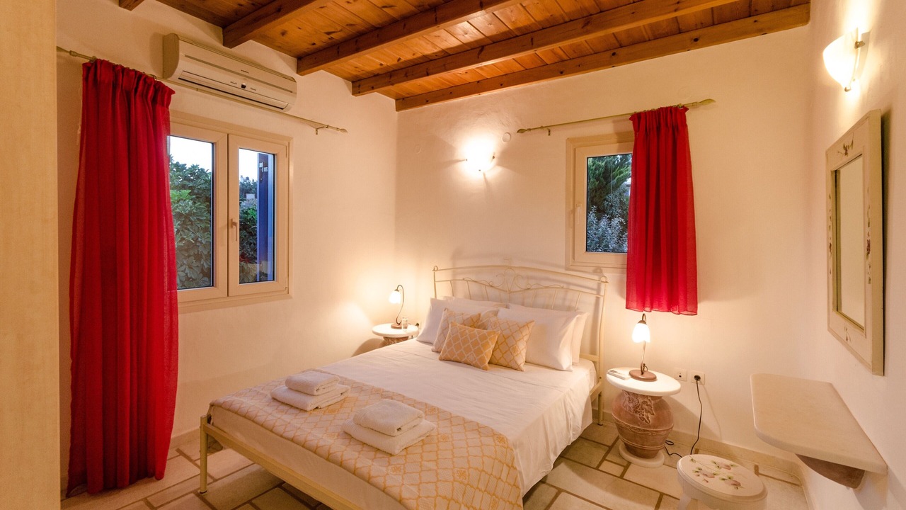 Photo of Bedroom in Aliki