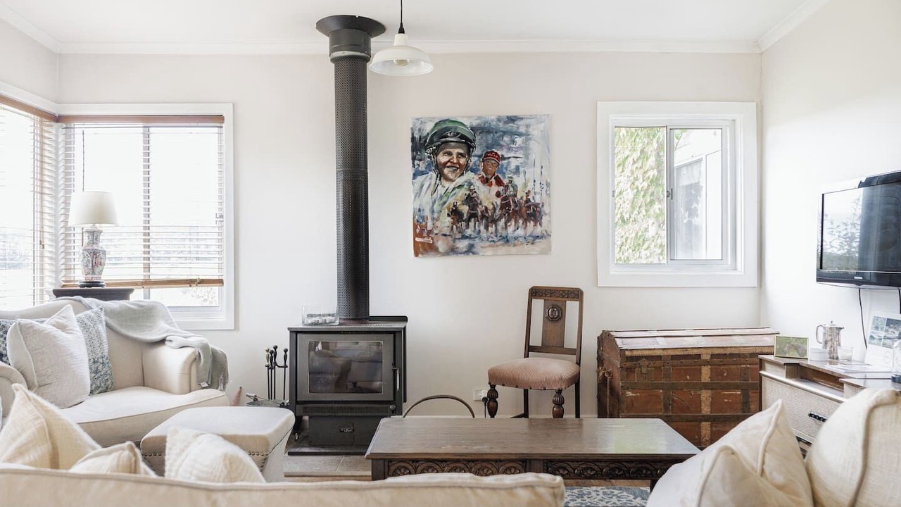 Photo of Livingroom in Red Hill South