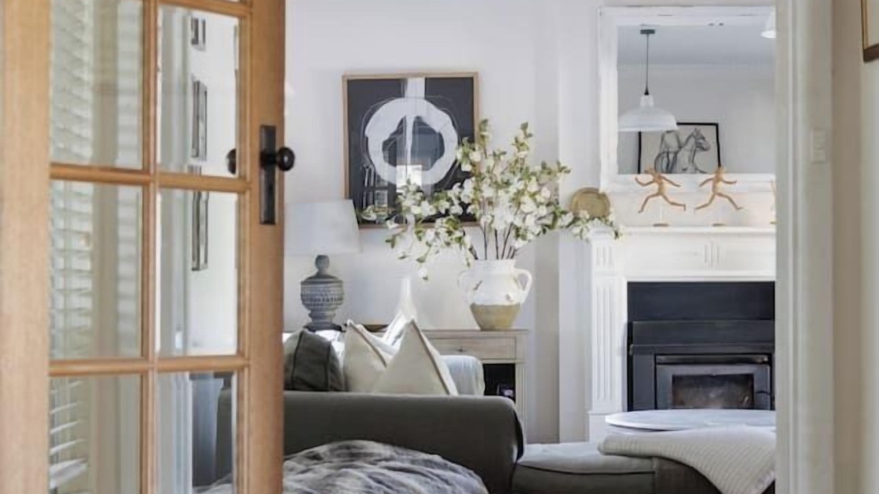 Photo of Livingroom in Red Hill South