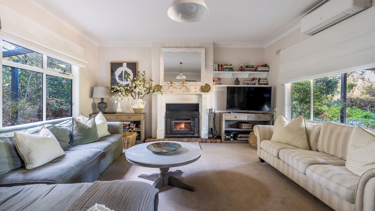 Photo of Livingroom in Red Hill South