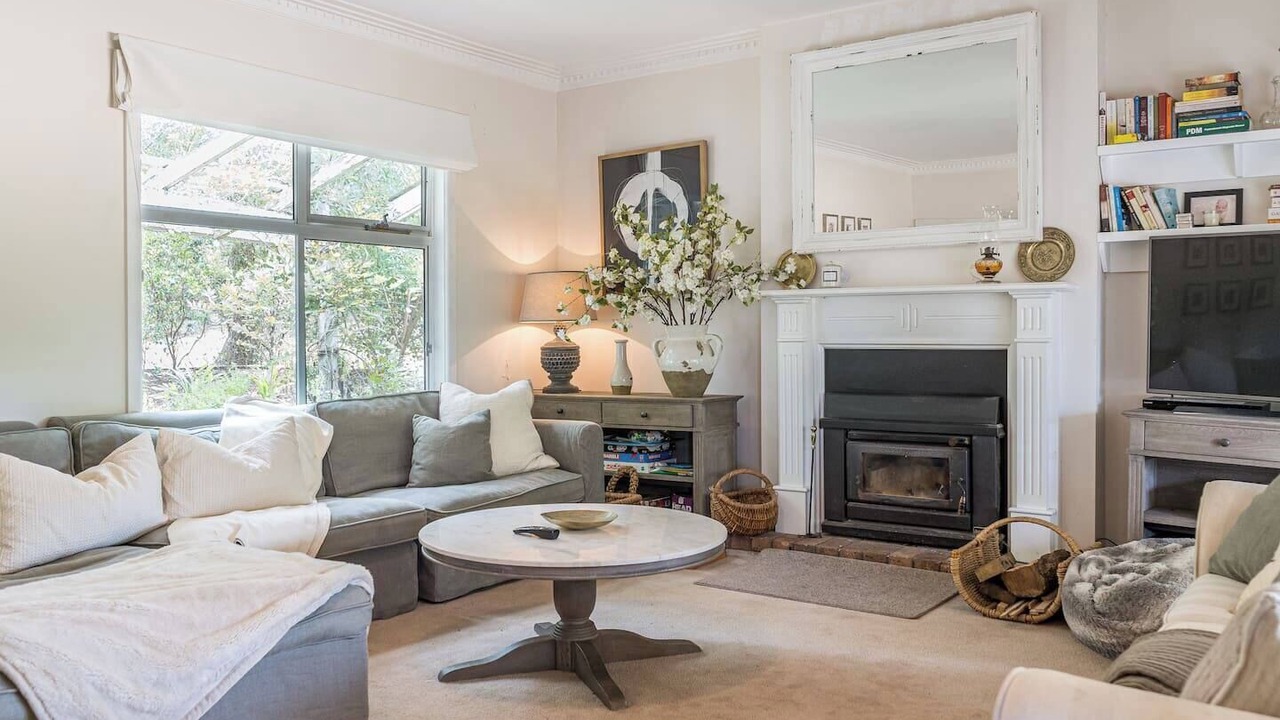 Photo of Livingroom in Red Hill South