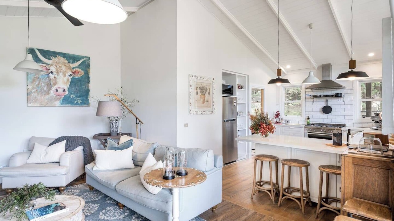 Photo of Livingroom in Red Hill South