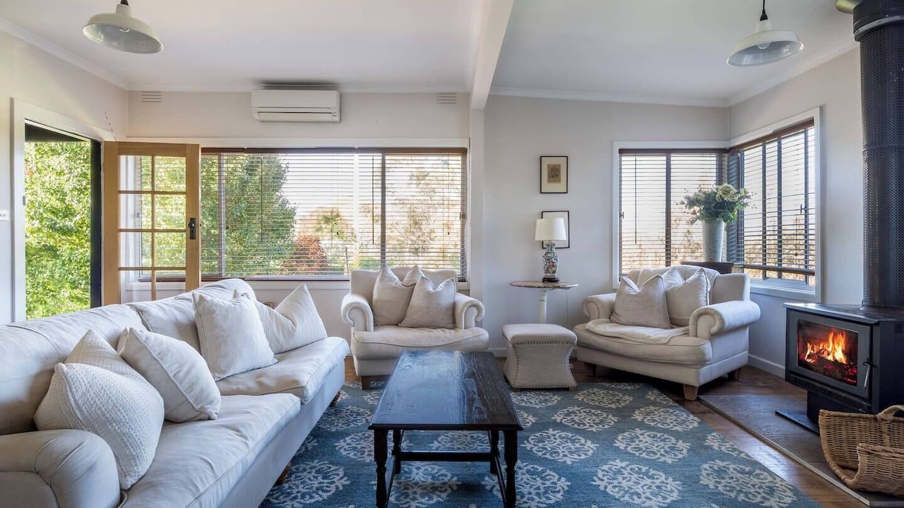 Photo of Livingroom in Red Hill South