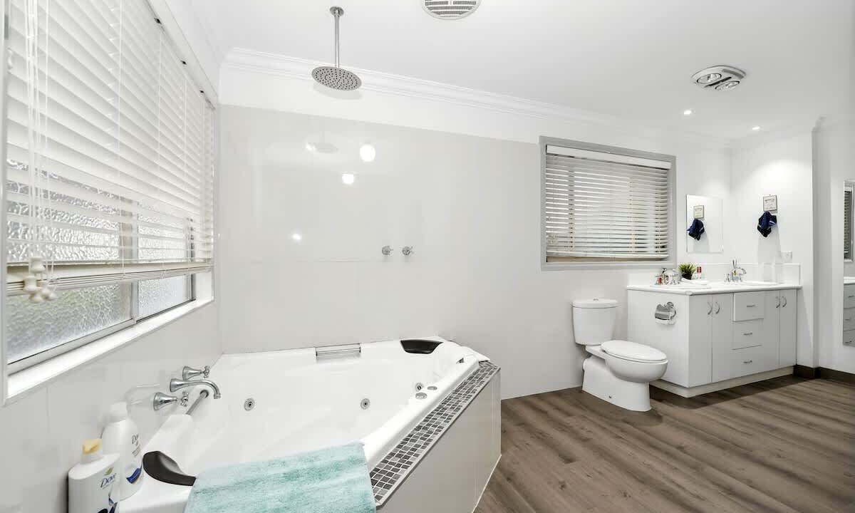 Photo of Bathroom in Cranboune South