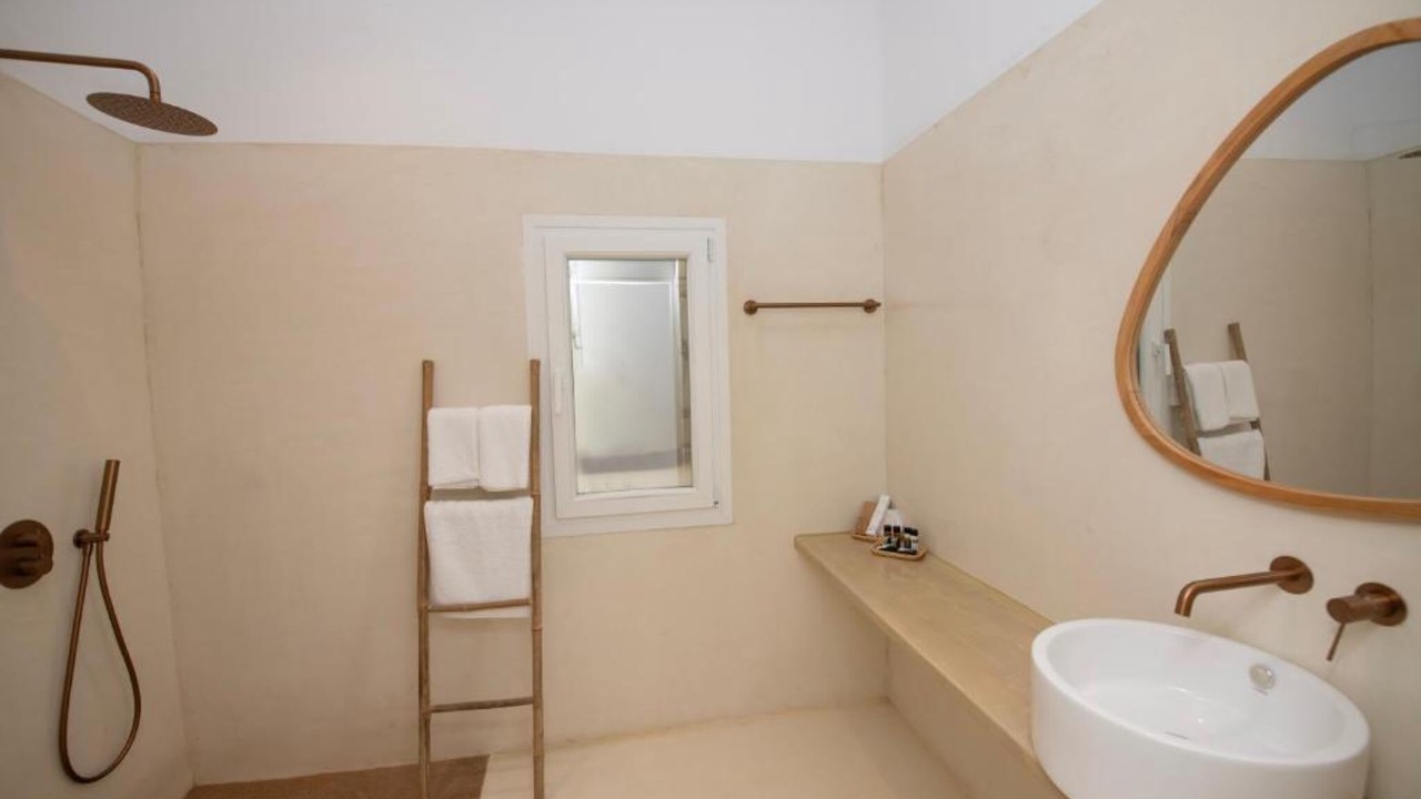 Photo of Bathroom in Ano Mera