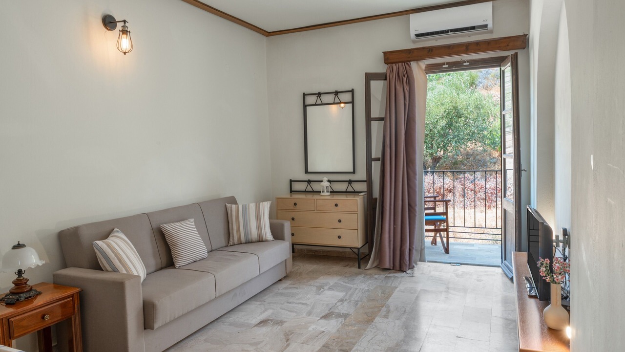 Photo of Livingroom in Telendos