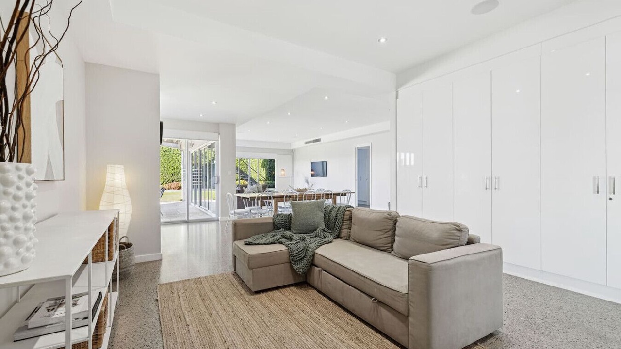 Photo of Livingroom in Long Flat