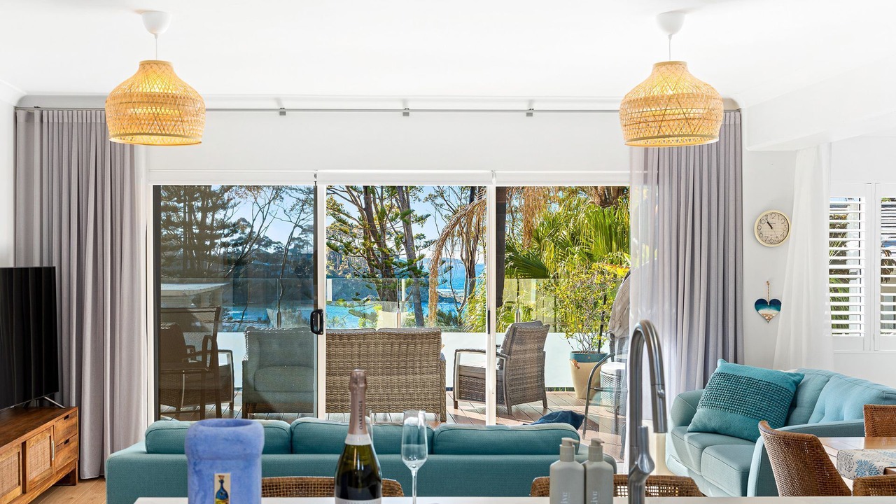 Photo of Livingroom in Denhams Beach