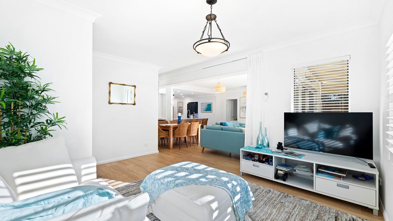 Photo of Livingroom in Denhams Beach