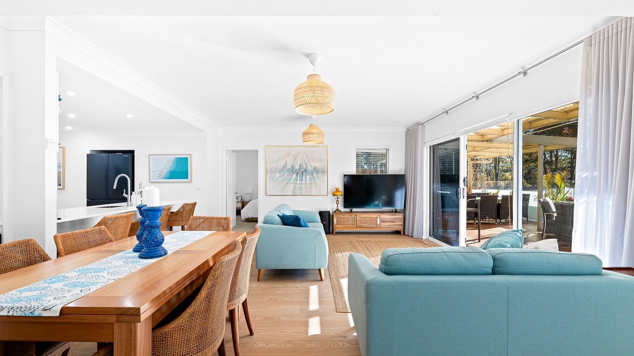 Photo of Livingroom in Denhams Beach