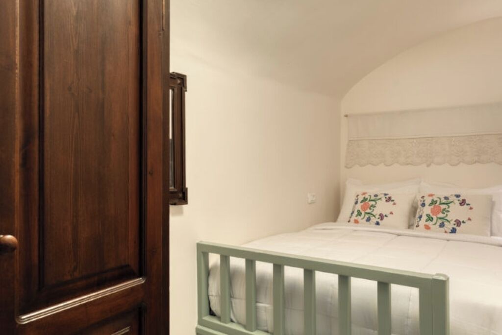 Photo of Bedroom in Oia